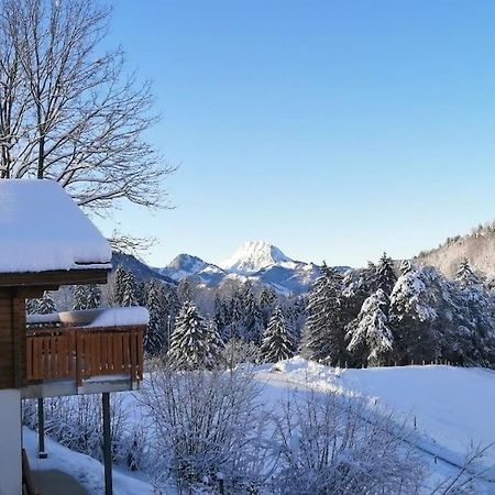 Confortable chalet avec magnifique vue en Gruyère. Charmey Esterno foto